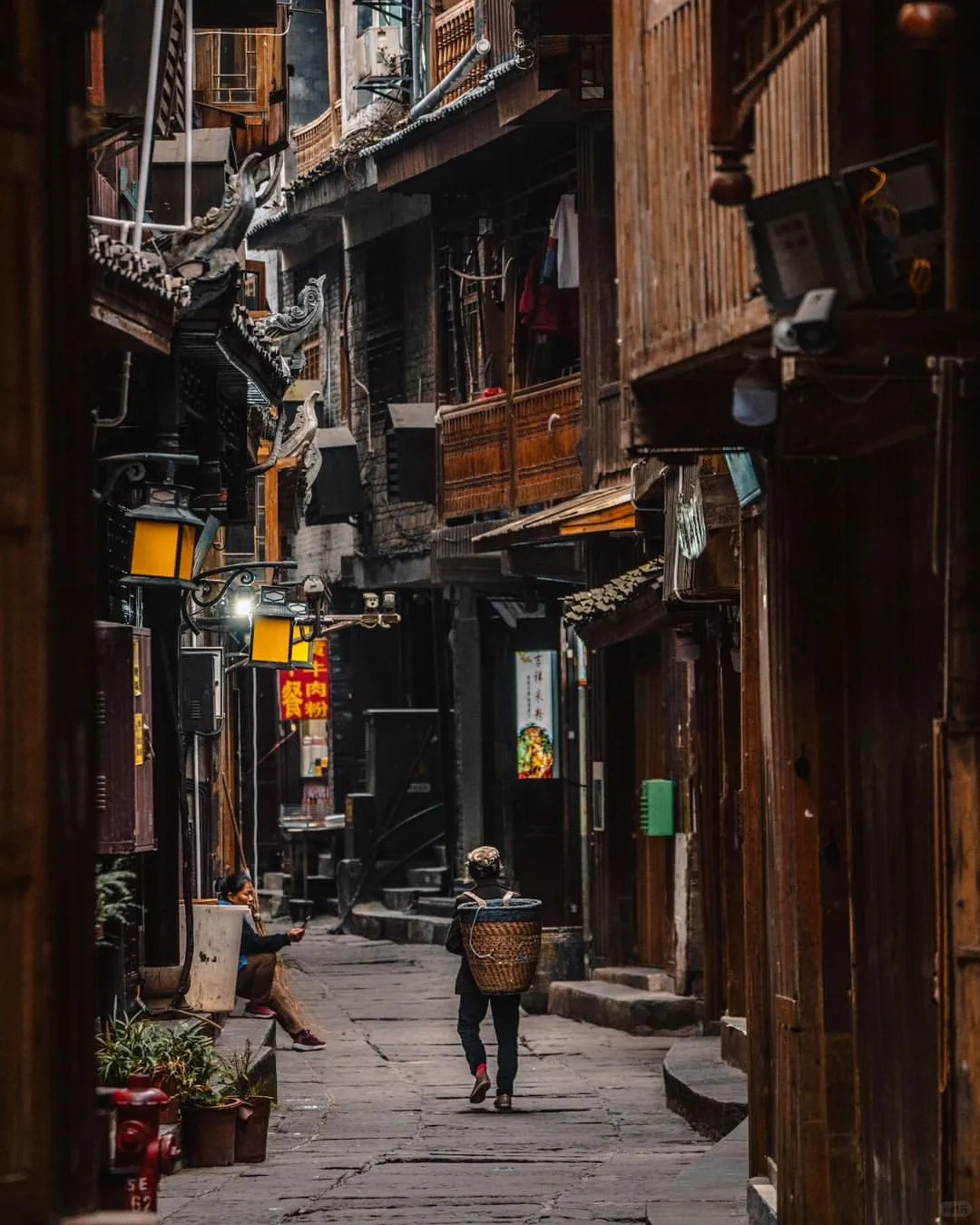 【凤凰古城：一场穿越时光的旅行指南】_4_红鲤鱼与绿鲤鱼与驴V_湖南凤凰-来自52tours 我爱旅游网